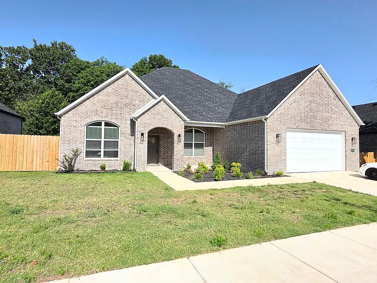 2907 N Grey Squirrel Dr — Photo 1