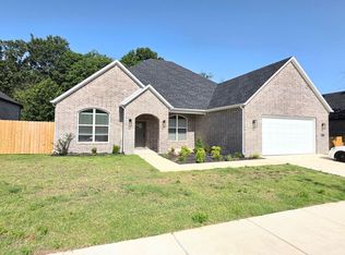 2907 N Grey Squirrel Dr, Fayetteville, AR 72704