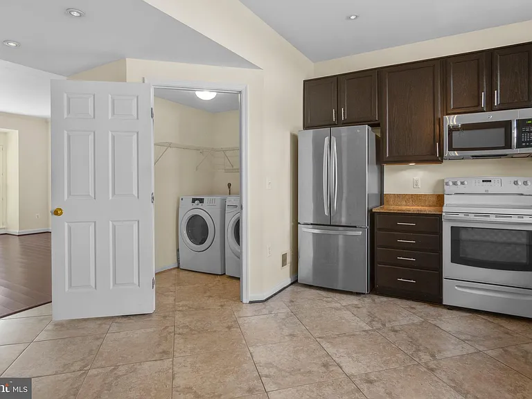 4384 Sutler Hill Sq — Photo 14
