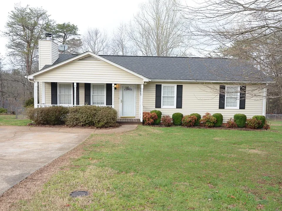 1009 Havelock Dr