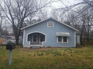 305 E Laurel St, Hugo, OK 74743