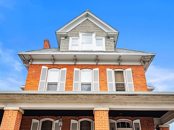 2nd image of 406 N Jefferson St