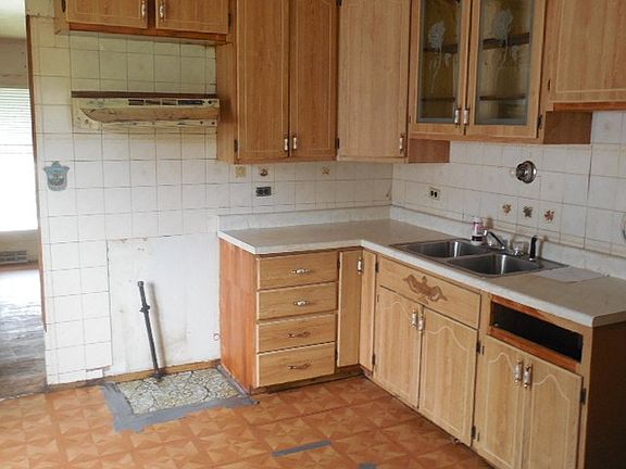3rd image of 14521 Hoyne Ave