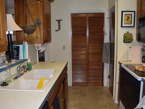 5th image of 547 E Greenbriar Cir