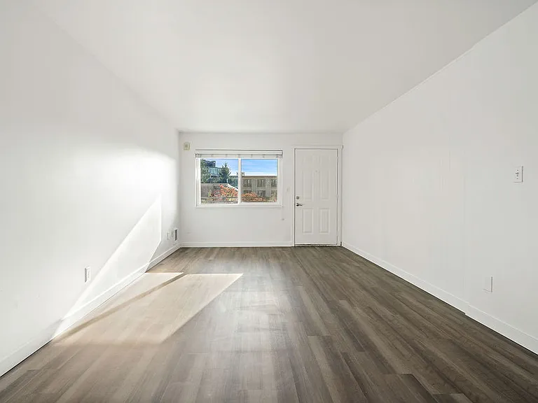 Boulevard 99 Apartments — Photo 13