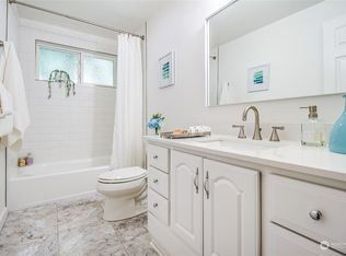 16823 174th Ave NE, Woodinville, WA 98072