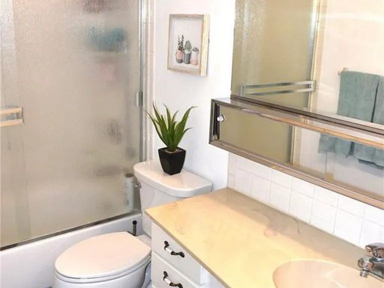 350 S Clinton St #11D — Photo 7