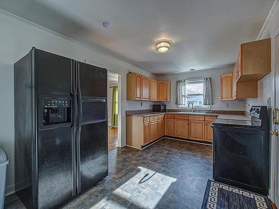 5th image of 304 Julia Ave