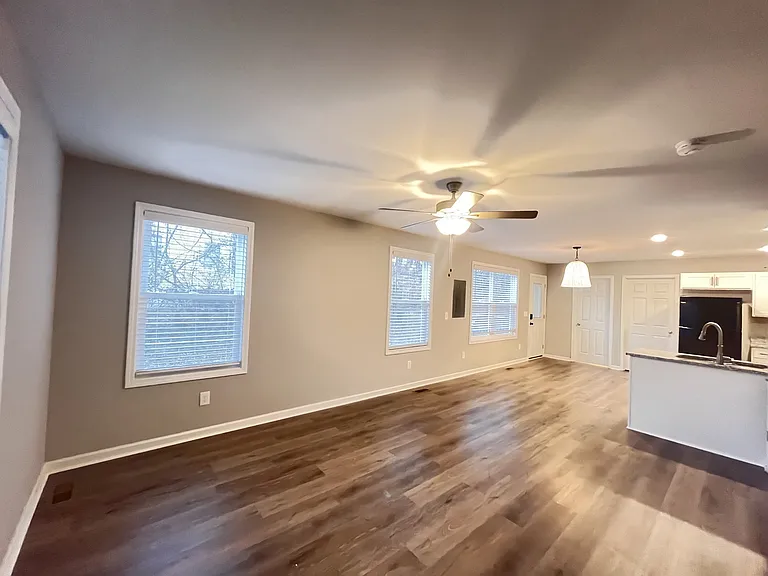 114 Valley View Cir #B — Photo 6