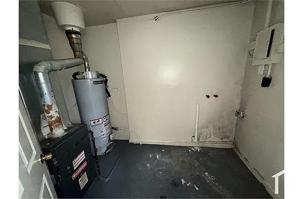 Building Photo - 2428 N Kitley Ave