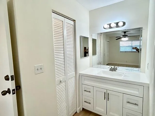 6061 N Falls Circle Dr #402 — Photo 18