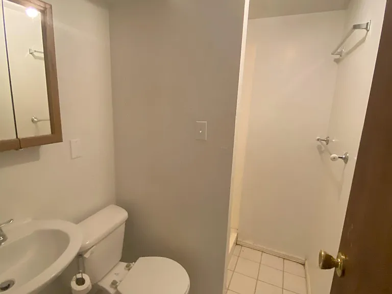 1005 Park Ln — Photo 10