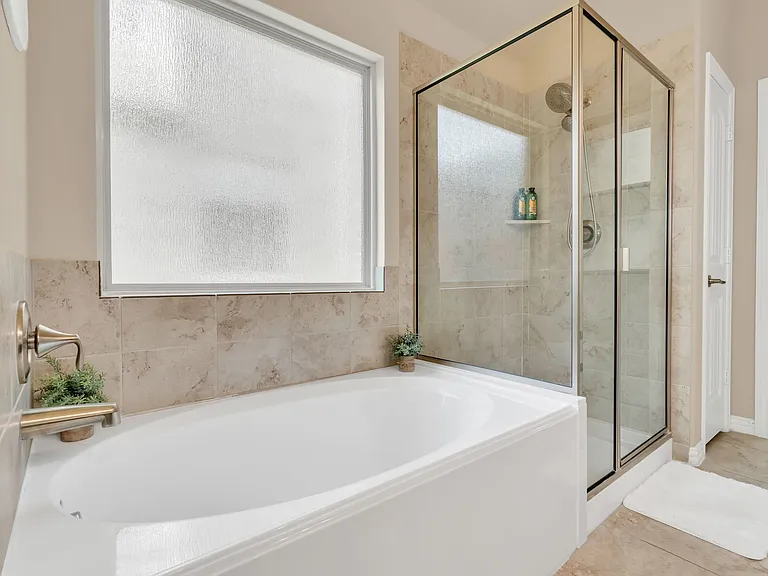 905 Avian Dr — Photo 16
