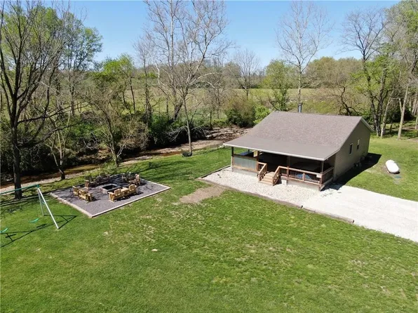 3095 Preston St, Paris, IL 61944