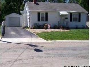 611 S Library St, Waterloo, IL 62298