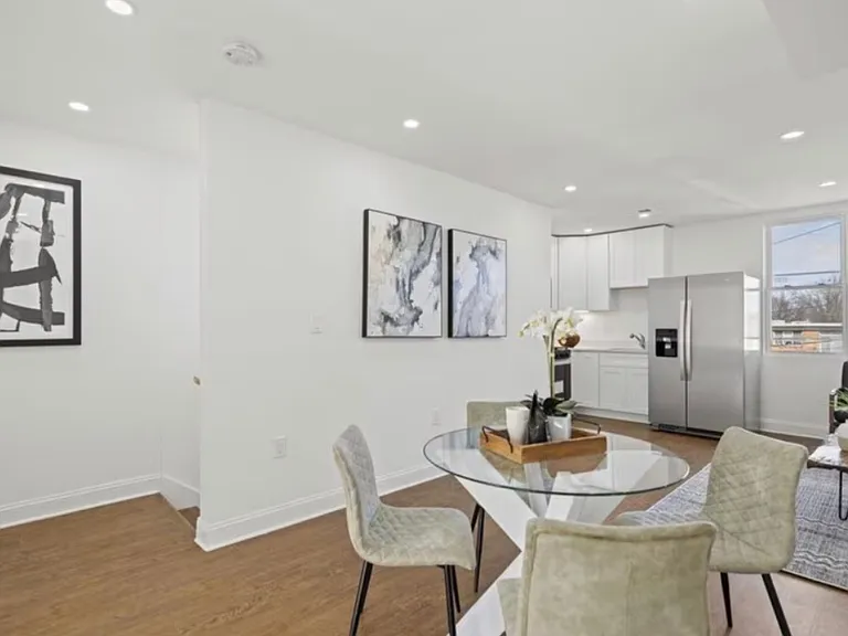 211 Webster St NE #1 — Photo 2