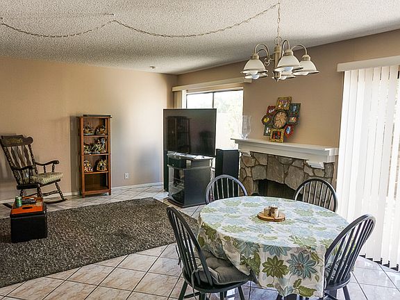 5th image of 5041-2 E Almond Ave