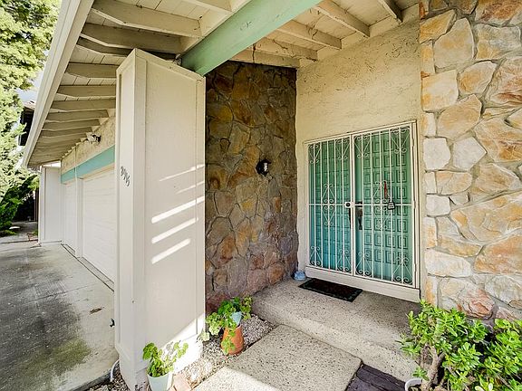 2nd image of 2915 Agua Vista Dr