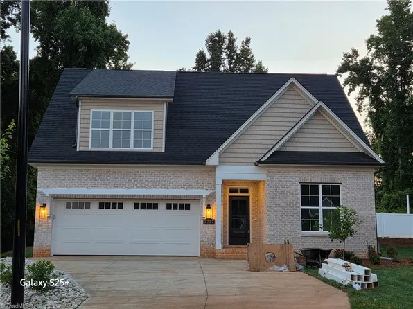 2737 Zuni Ct, Winston Salem, NC 27106