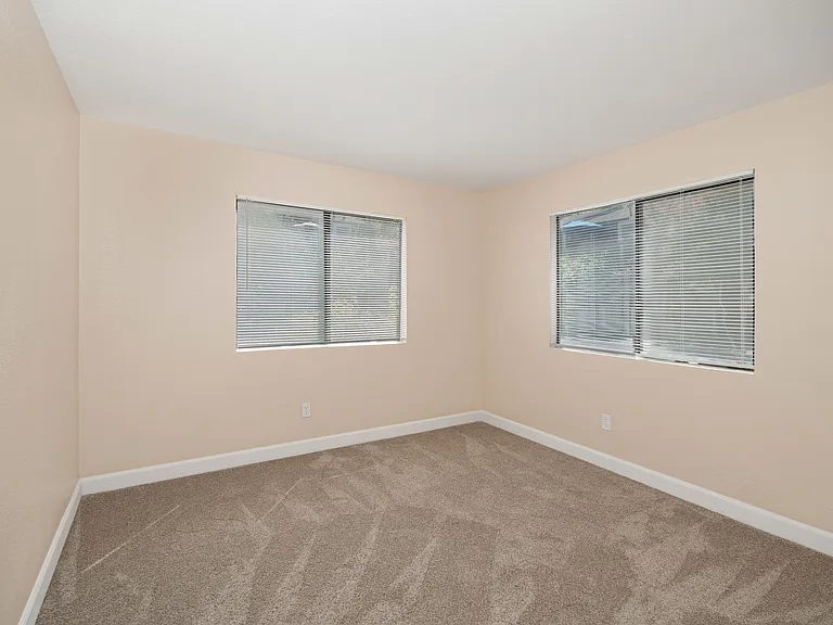 7456 Sandalwood Dr — Photo 7