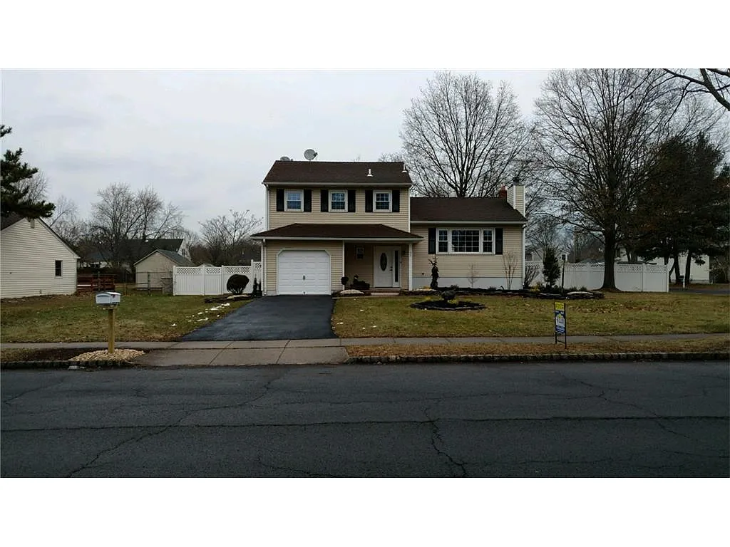 32 Seward Ave photo 1