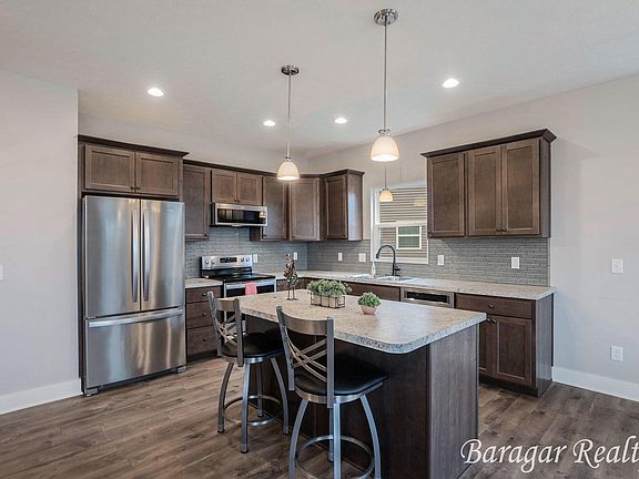 5th image of 981 Castlebay Way