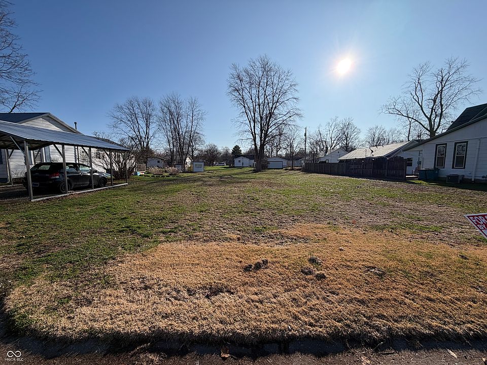 2nd image of 914 6th St