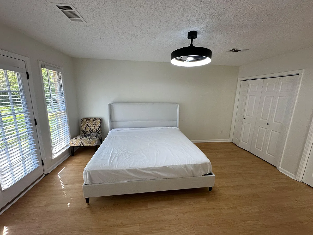 Bedroom 6 w/King bed - Highpoint Rd