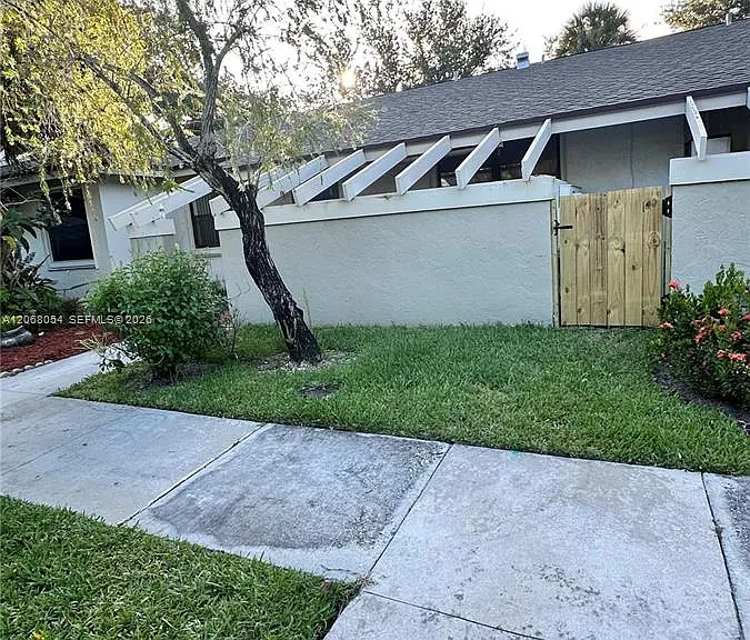 2902 SW 21st Ter #301C — Photo 30