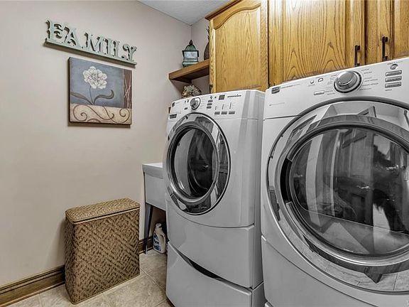 5th image of 4993 Eastbrooke Pl