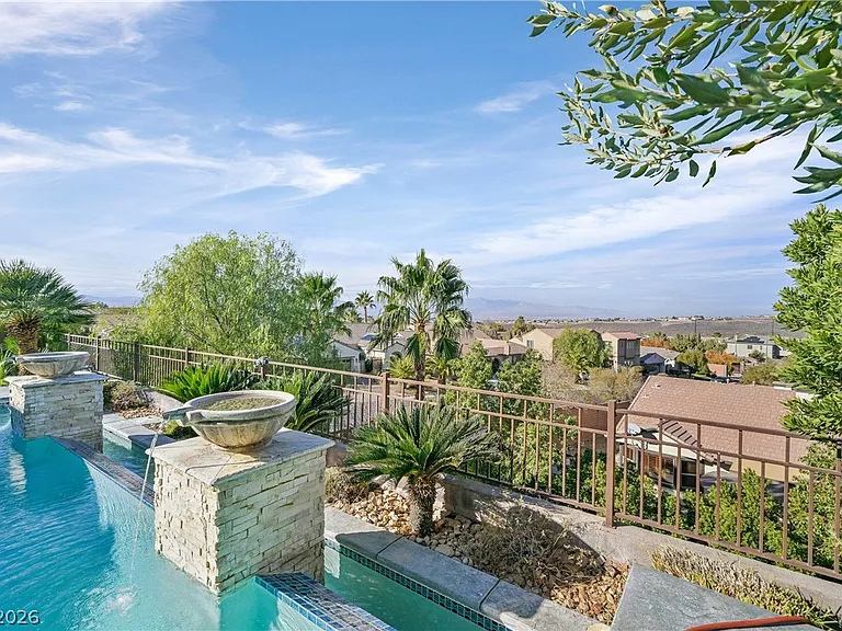 2184 Pont National Dr — Photo 4