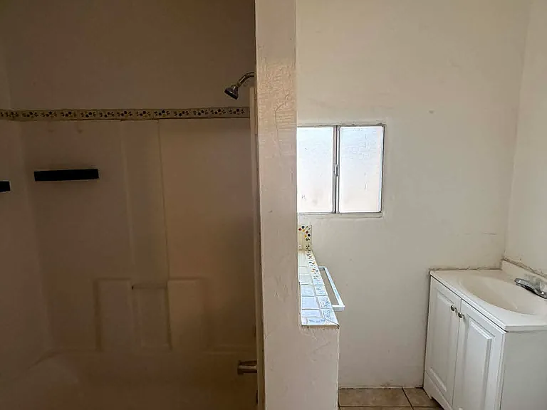 204 E Palmdale St — Photo 18