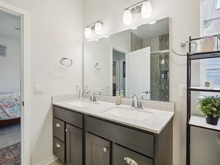 9924 Peach Leaf Ln — Photo 24