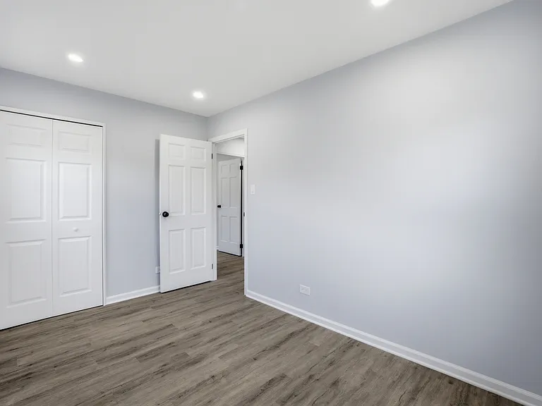 915 Mayfield Dr — Photo 17