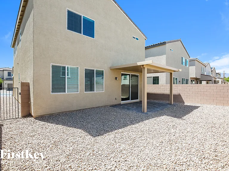 4730 Challenger St — Photo 14