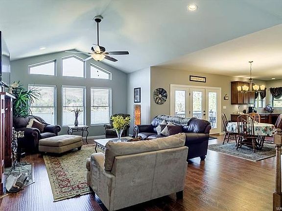 4th image of 10061 Waterford Dr