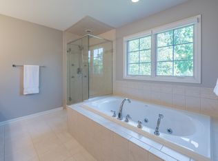 250 May Ave, Glen Ellyn, IL 60137