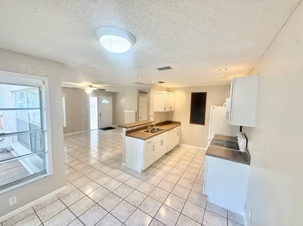 14739 Morning Dr, Lutz, FL 33559
