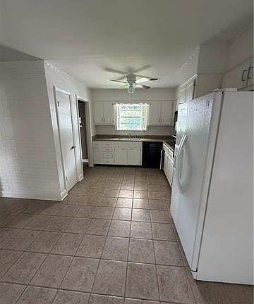 2nd image of 564 Delmar St
