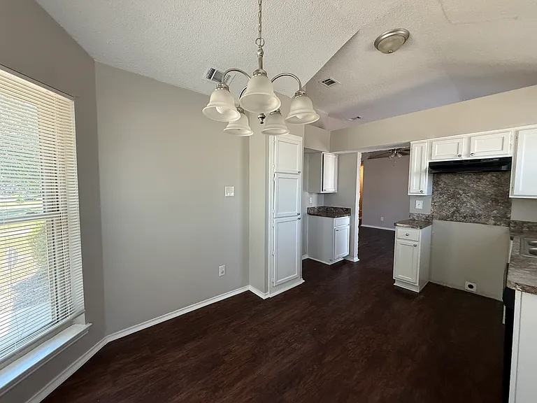 10206 Shayna Dr — Photo 9