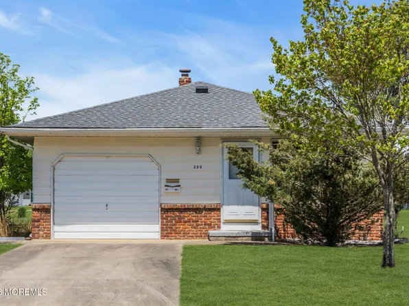 390 Saint Thomas Drive, Toms River, NJ 08757