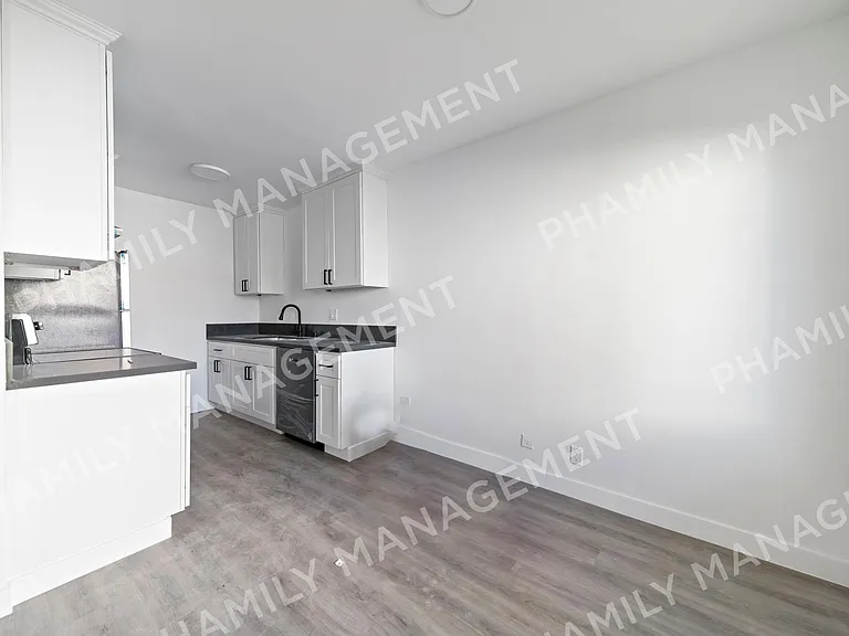 1107 S Marguerita Ave #6 — Photo 2