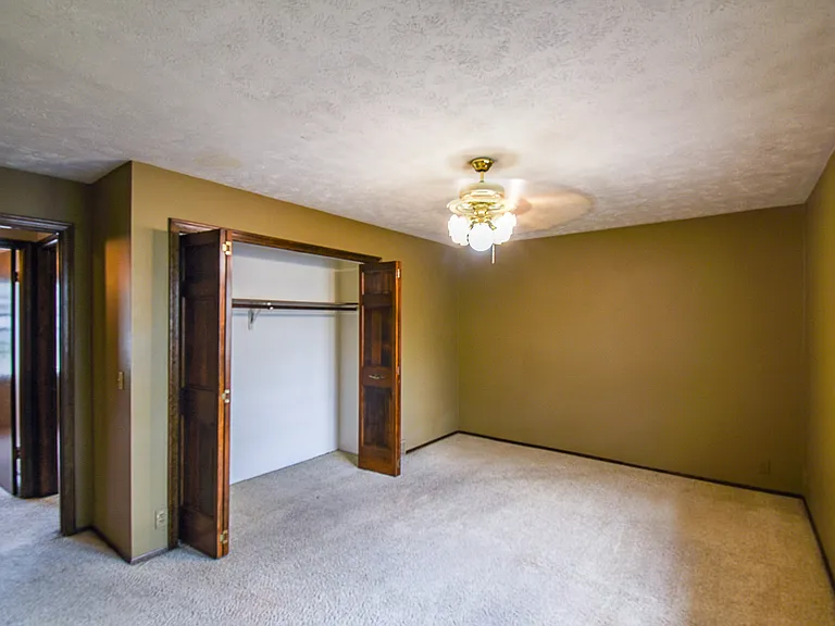 10205 T Cir — Photo 12