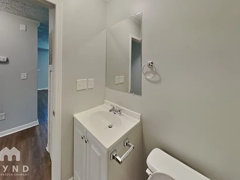 2208 Shalimar Dr — Photo 13