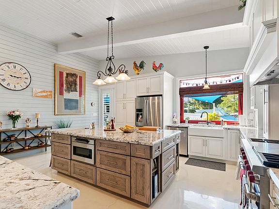 4th image of 65 Tarpon Ave