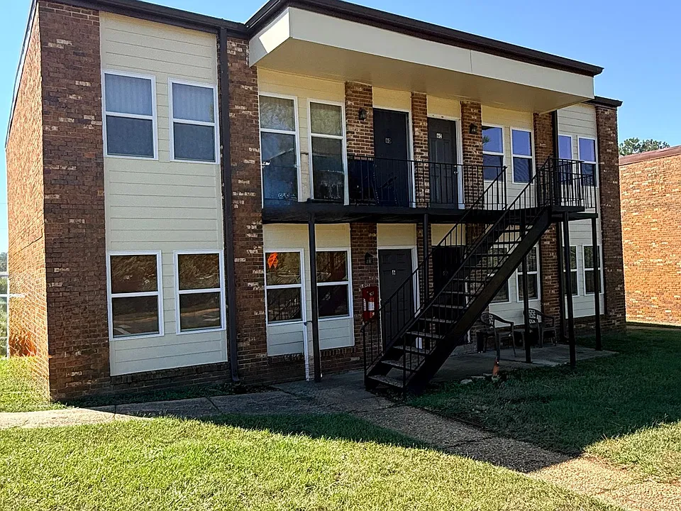 Dixon Manor Apartments