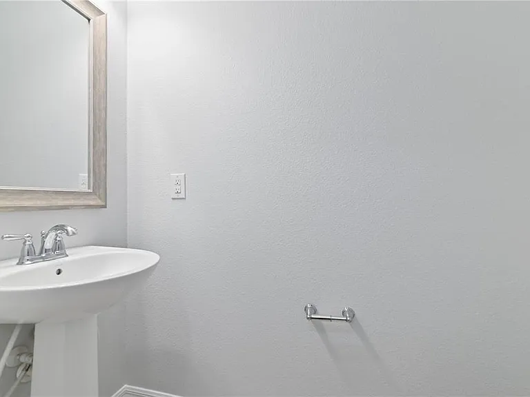 2913 Windmill Dr — Photo 26