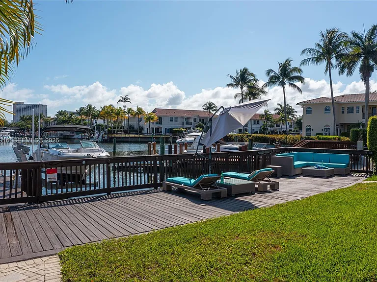 954 Sanibel Dr — Photo 41