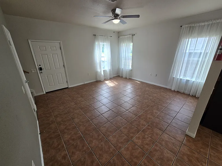 1604 Singleton Ave #A — Photo 6