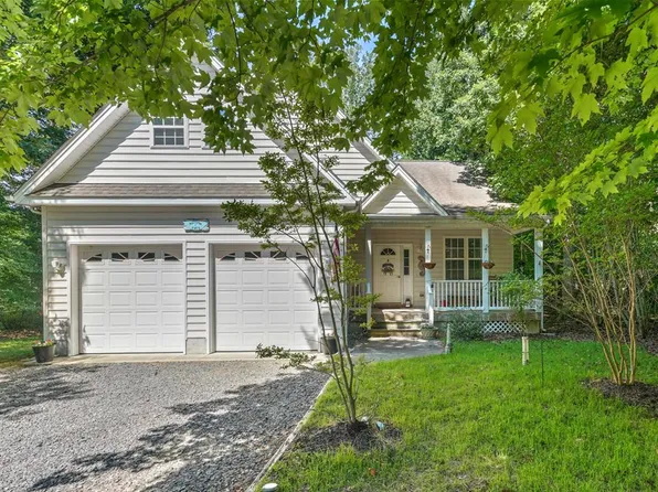 2034 Brigantine Blvd, Greenbackville, VA 23356